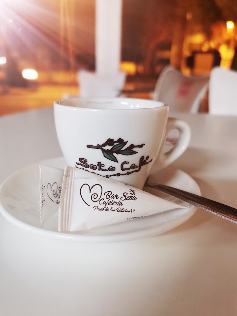 B — Comida y bebida