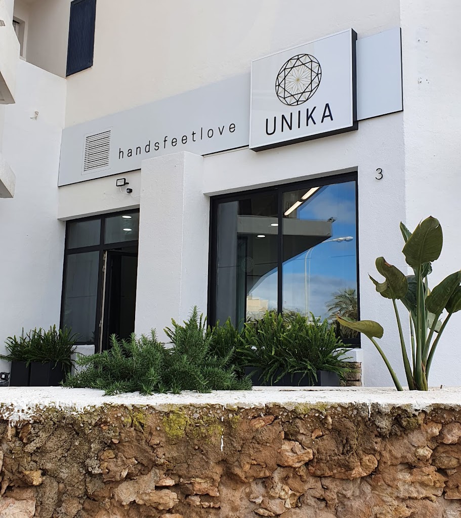 UNIKA - hands and feet center