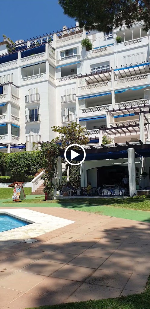 Farmacia Playas del Duque (Ldo. Jose Enrique Cavanna Fuentes) — Videos