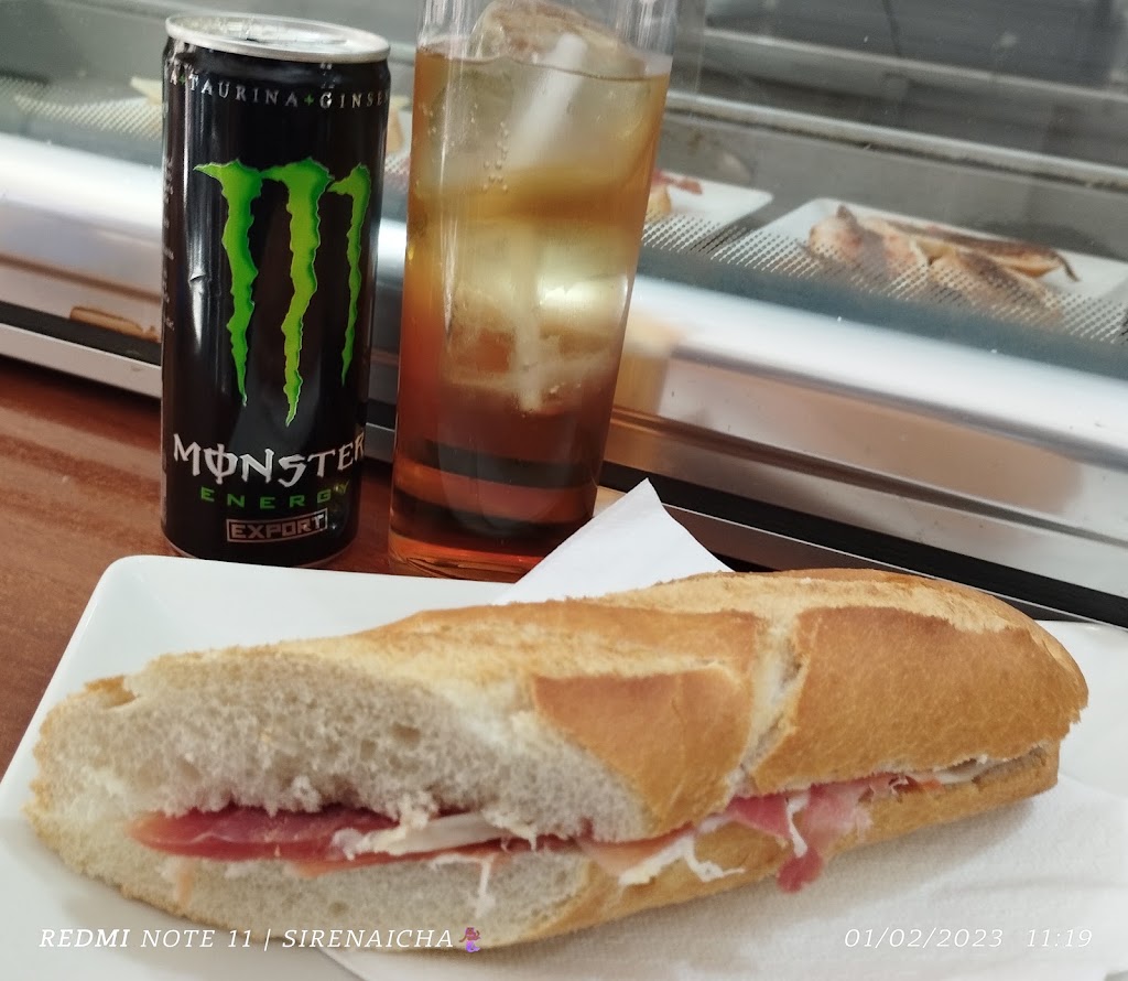 Bar Ye Ye Cafe — Baguette
