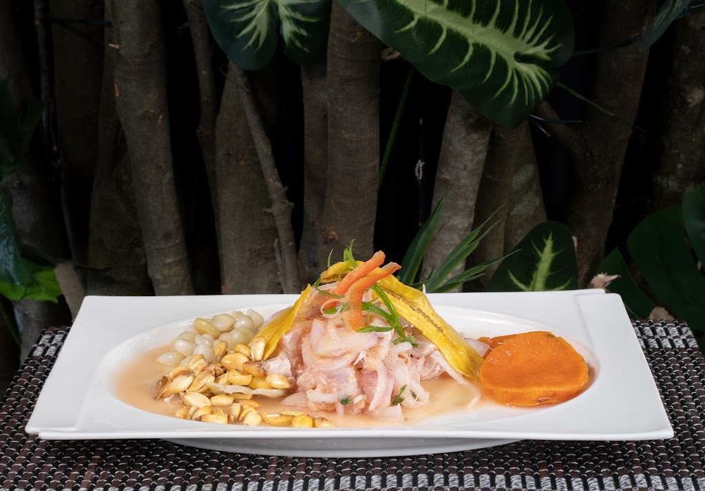Chifa Peruano Yanku — Comida y bebida
