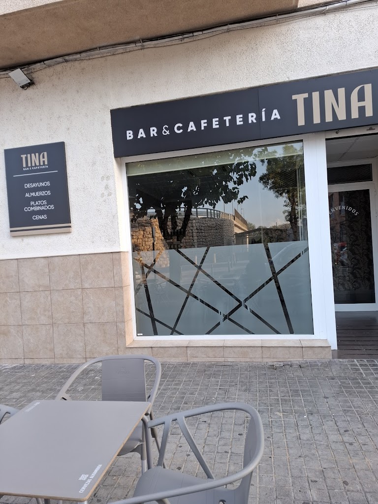 Bar Cafeteria Tina