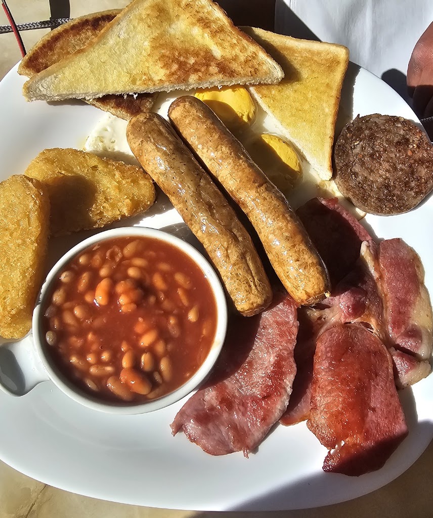 Petra's Bar — Comida y bebida
