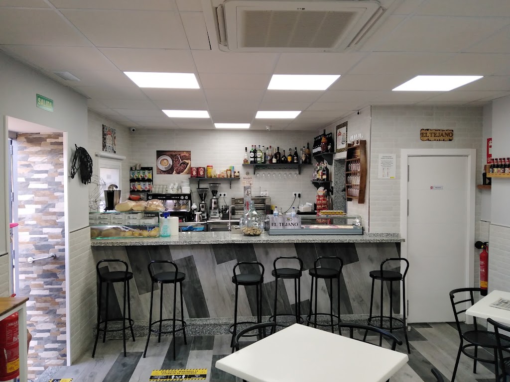 El Tejano Cafe/bar — Ambiente