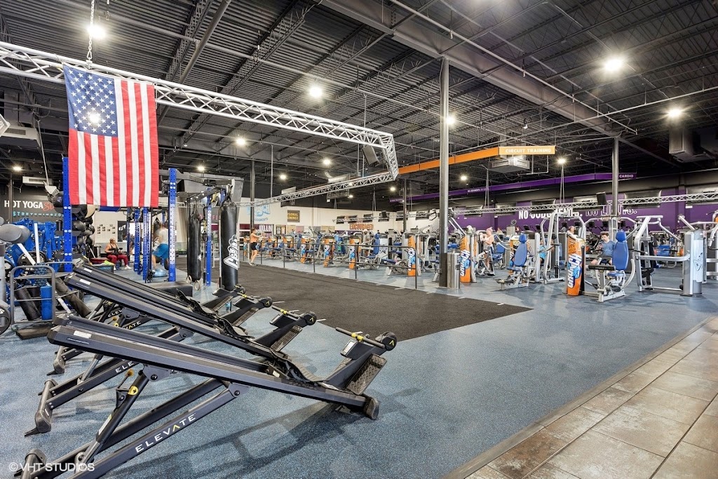  Crunch Fitness - Sarasota Bee Ridge