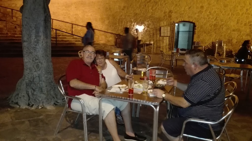 Bar Los Polillas - Hermanos Felices