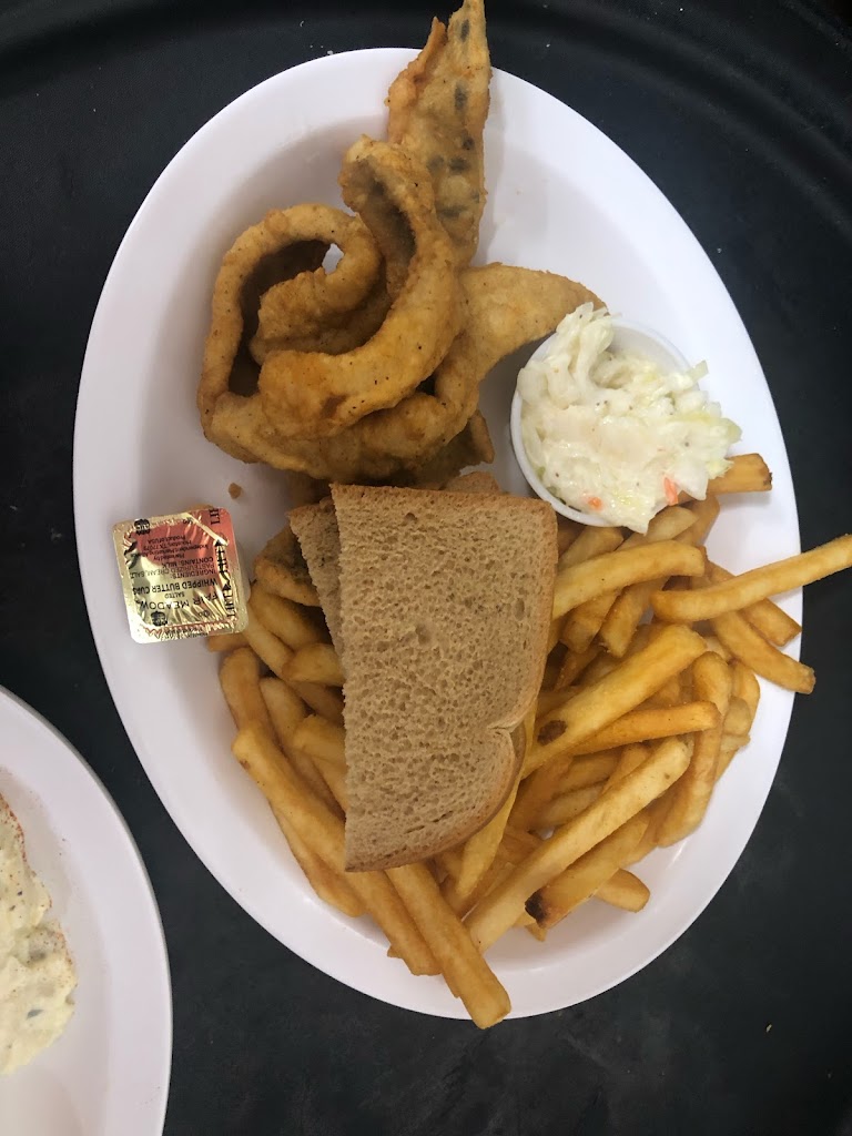  The Lighthouse Bar and Grill