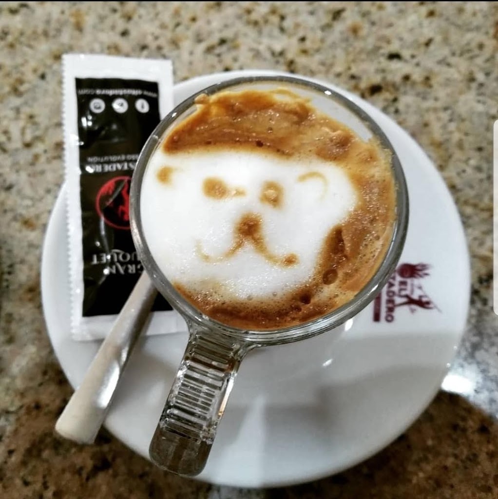 Cafe Bar La Mitjana — Comida y bebida