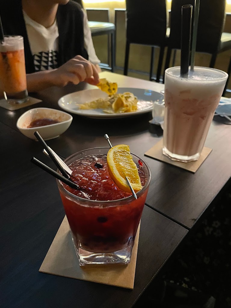 HangOut Cocktail Bar 的照片