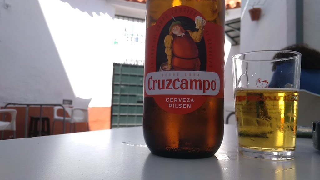 Taberna Anca DOMINGO — Comida y bebida