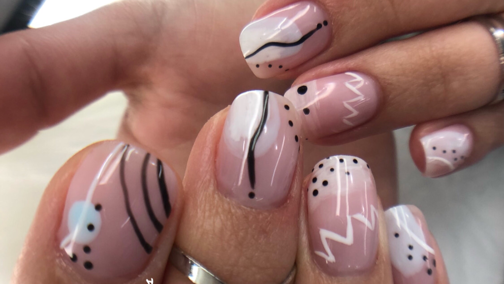 Mimar Tu Cuerpo Y Tus Unas Yuleidy