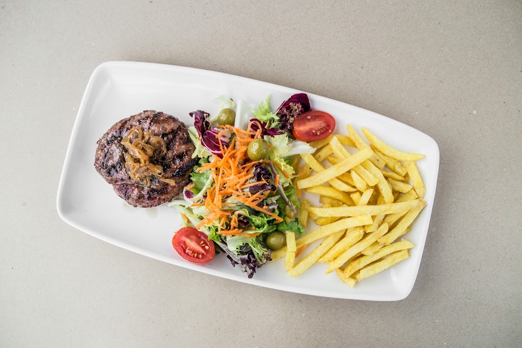 B-CREK Solfa, brasa i cuina — Comida y bebida