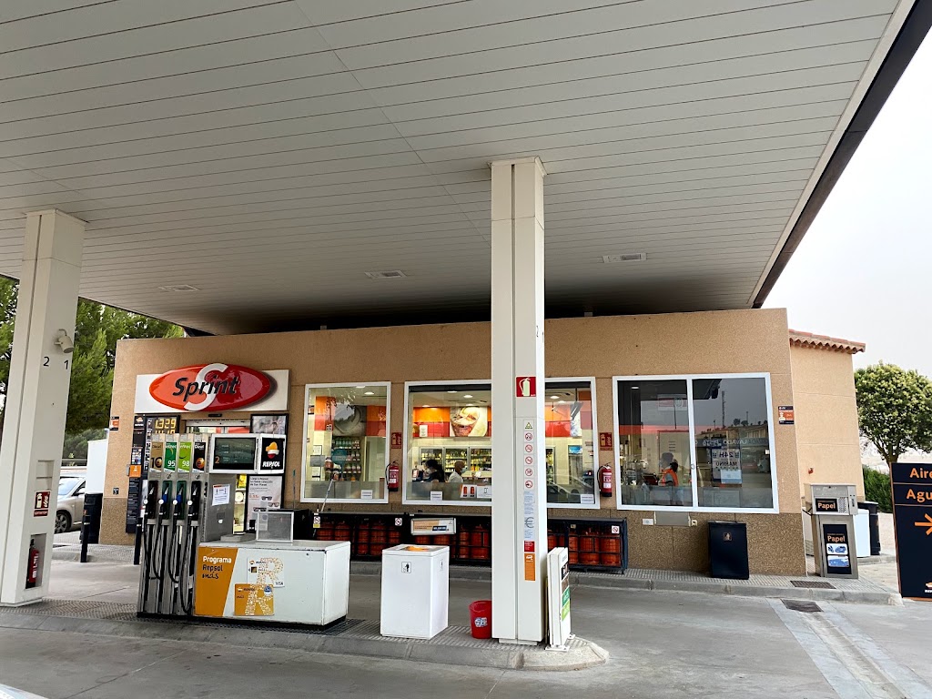 Estacion de Servicio Repsol — Exterior