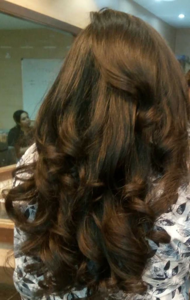 Polonia Beauty Parlour