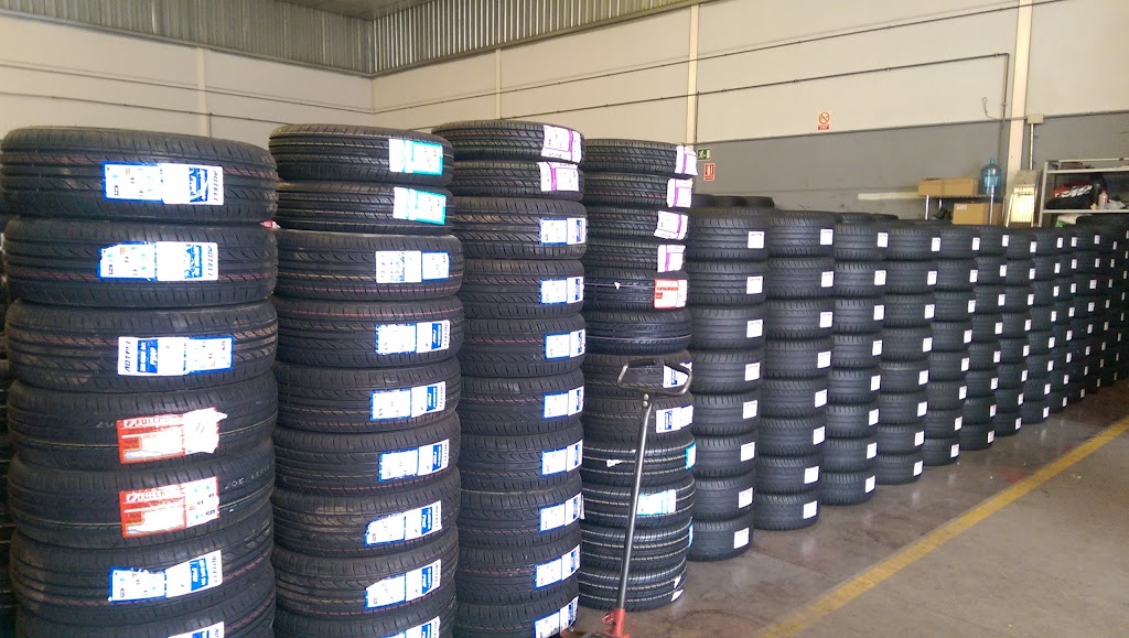 SEGUNDARUEDA neumaticos usados y nuevos en Murcia — Interior