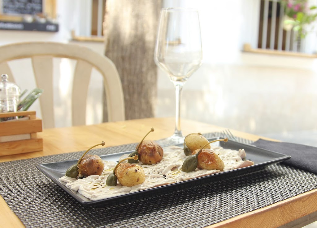 Caffe 48 Bistro — Comida y bebida