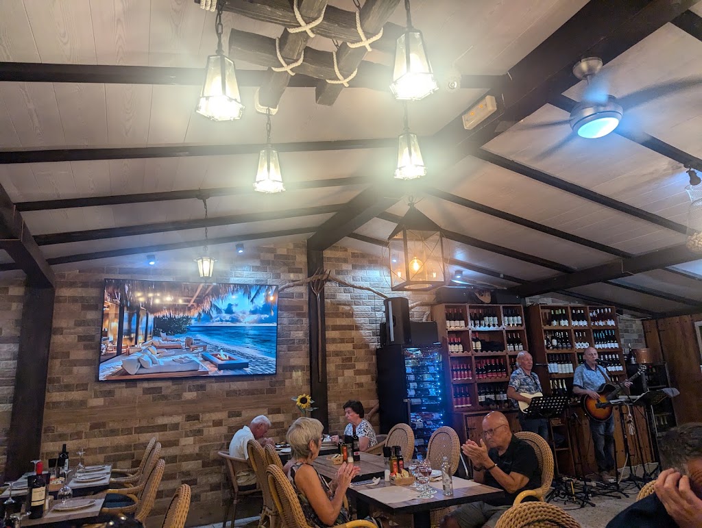Meson Pizzeria El Canario — Ambiente