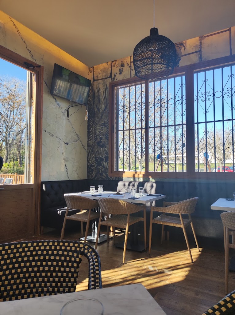 Kiosko Los Charcones — Ambiente