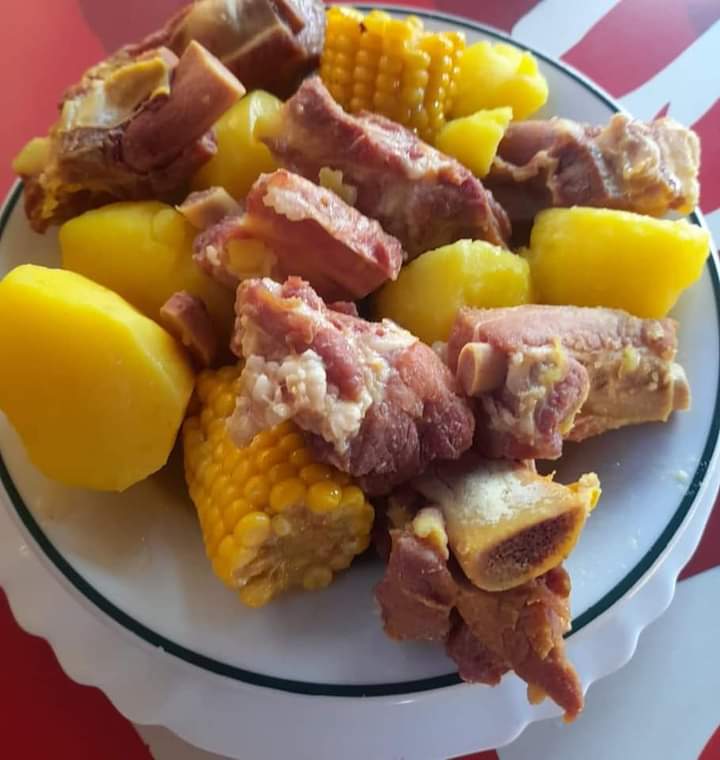 Bar Cafeteria Los Girasoles — Comida y bebida