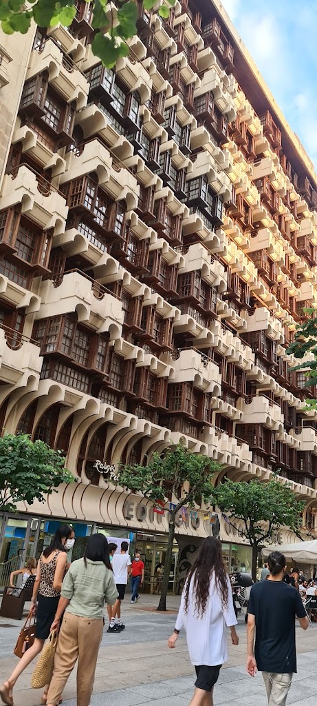 Estrella Park, Ourense, Rua do Paseo
