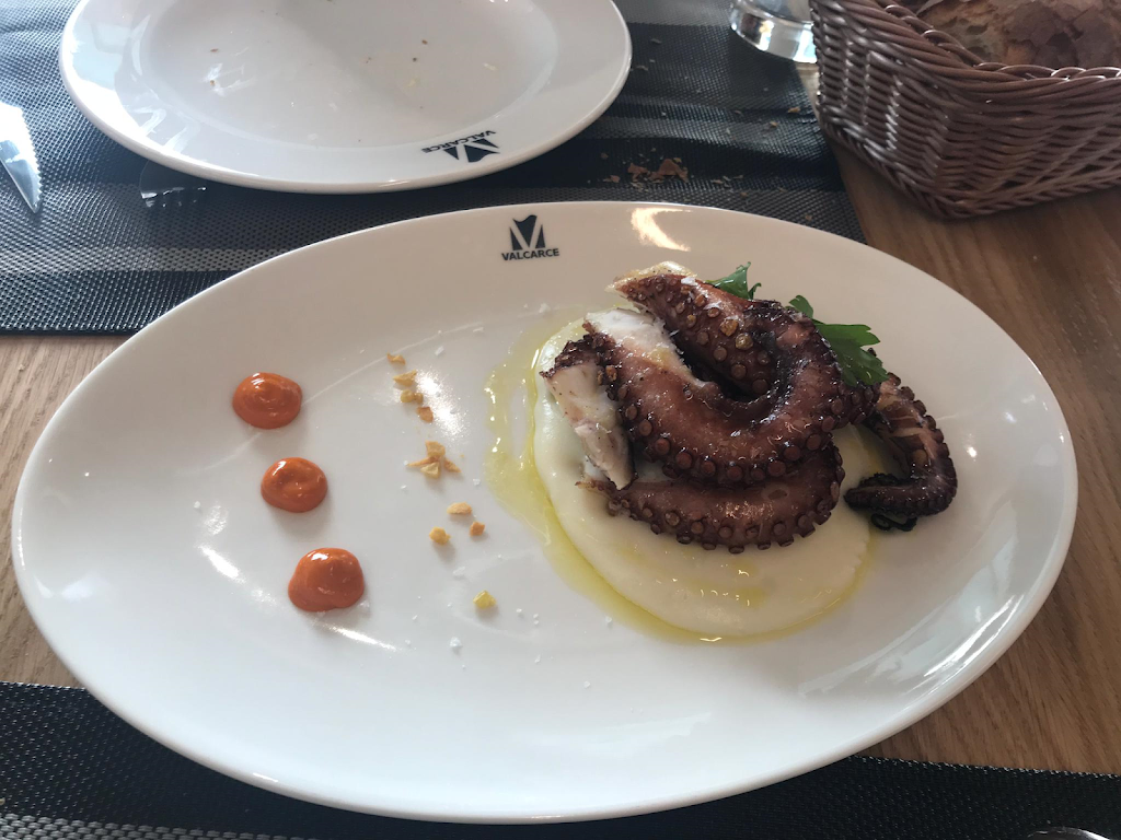 Restaurante La fabrica de Valcarce Villaobispo — Comida y bebida