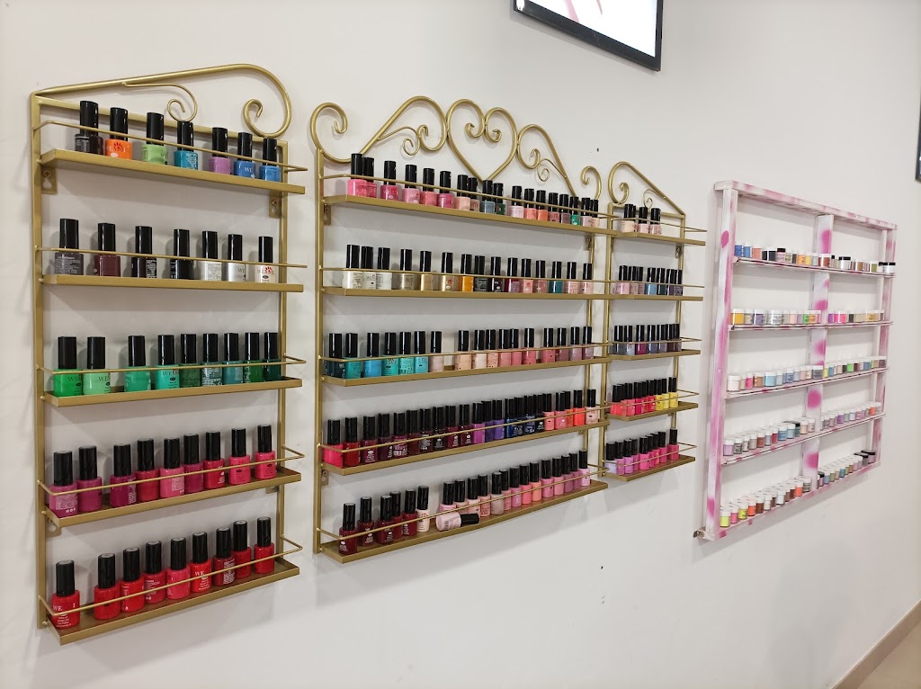 NAILS LUXURY — Interior