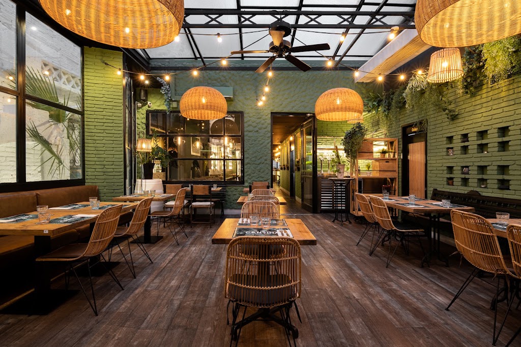 LA CANTINA de BADALONA — Ambiente