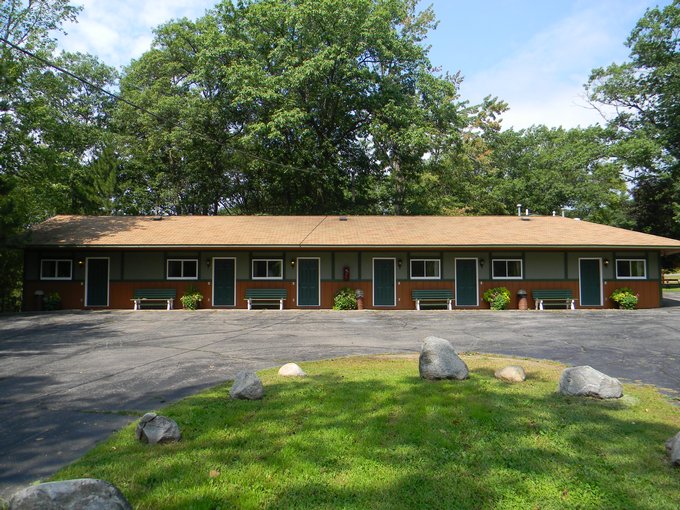  Clear Lake Inn and Resort