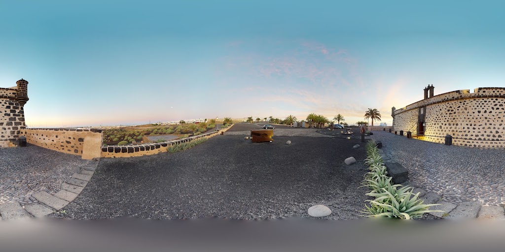 Museo Internacional de Arte Contemporaneo Castillo de San Jose — Street View y 360deg