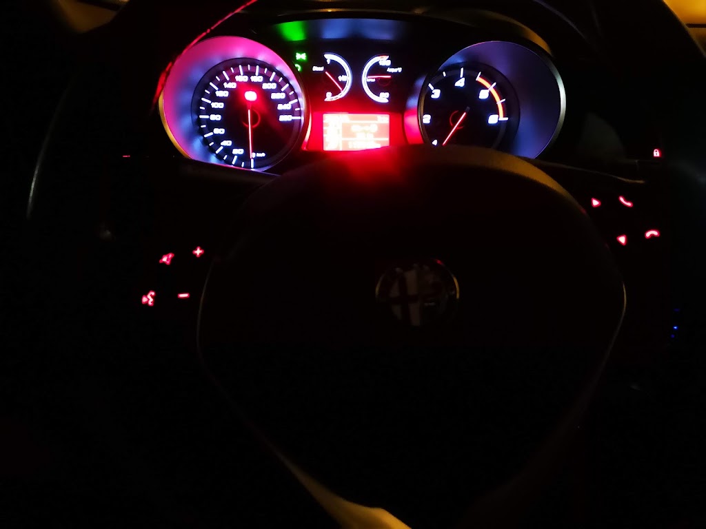 Automoviles Mancera — Interior