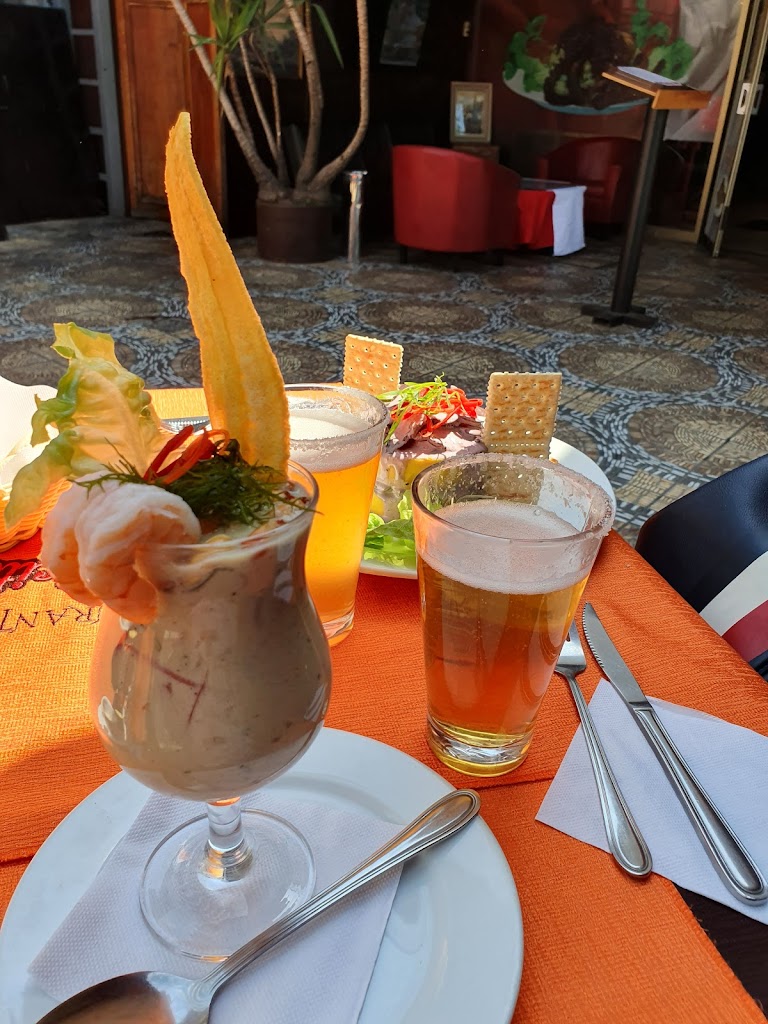 Comida y bebida