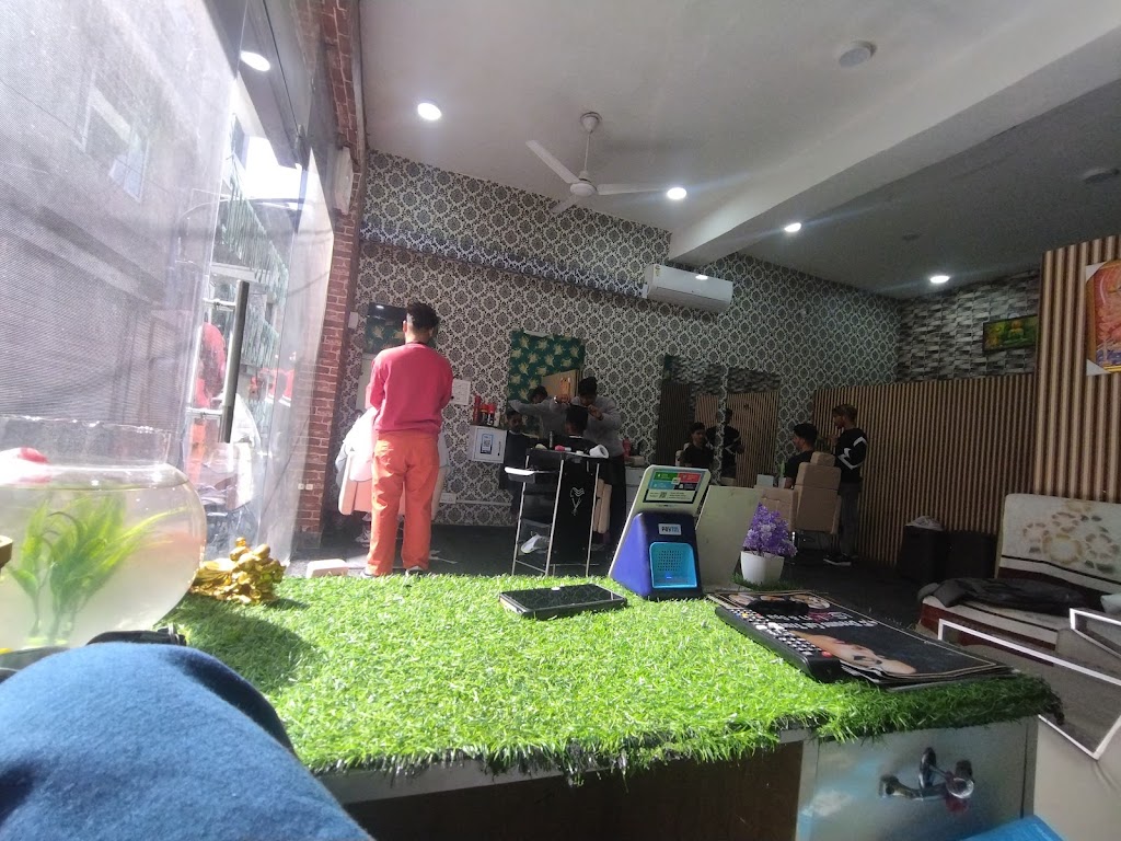 Dreams Cut True Unisex Saloon