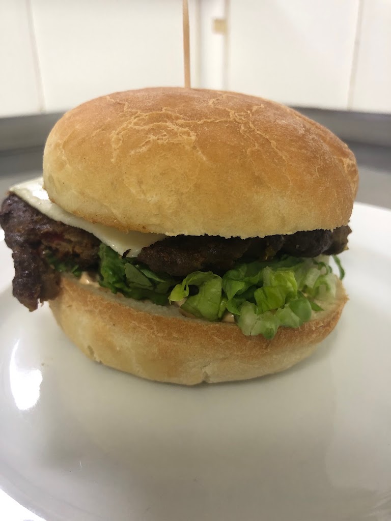Restaurante Tumar — Comida y bebida