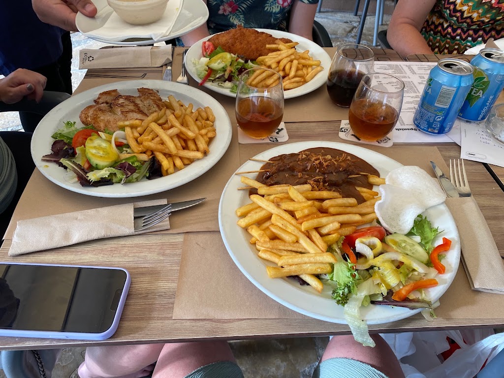 Heineken Salou — Comida y bebida