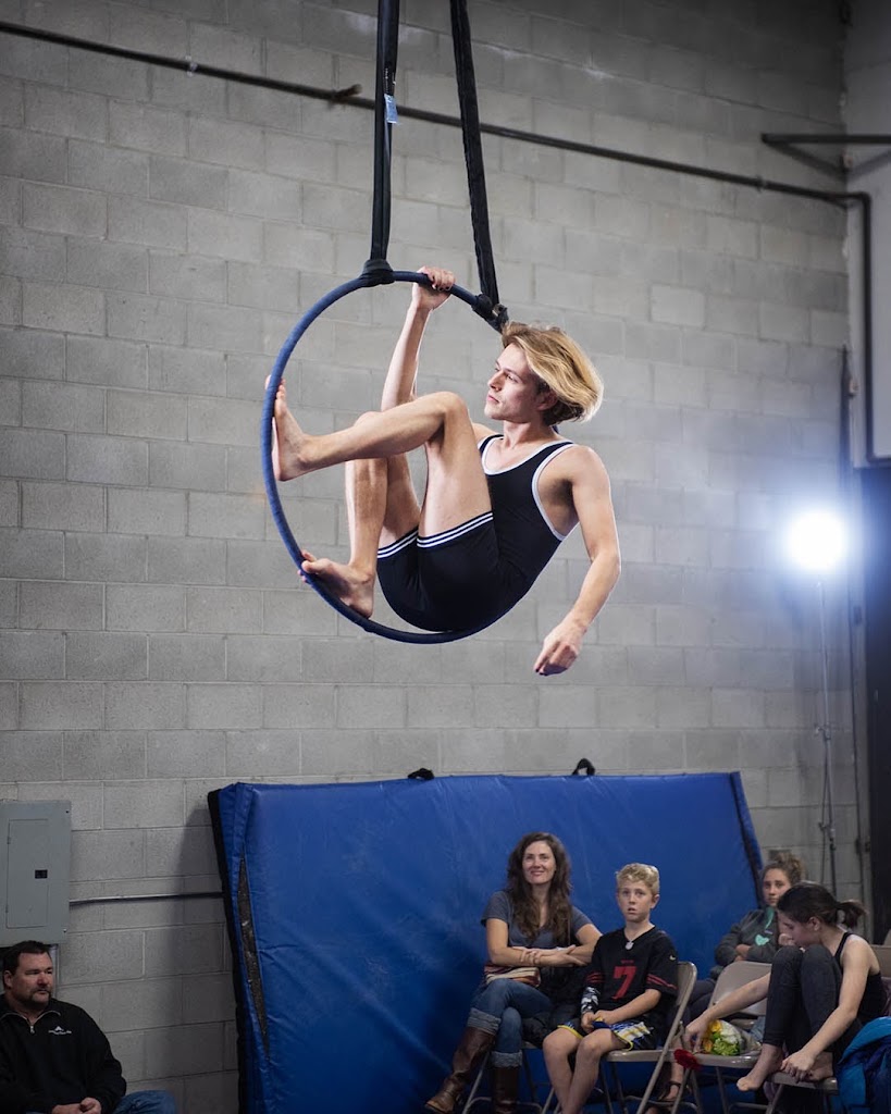  Cirque, Tumble, Cheer