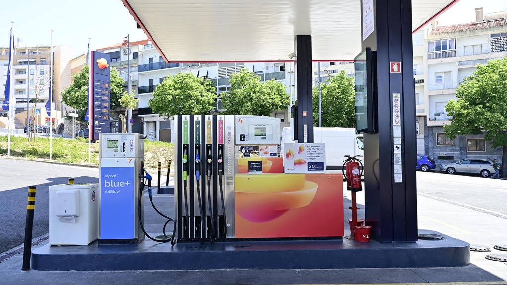 Estacion de Servicio Repsol - Yuncos — Surtidor de combustible