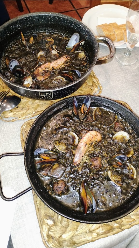 Restaurant Can Modest — Comida y bebida