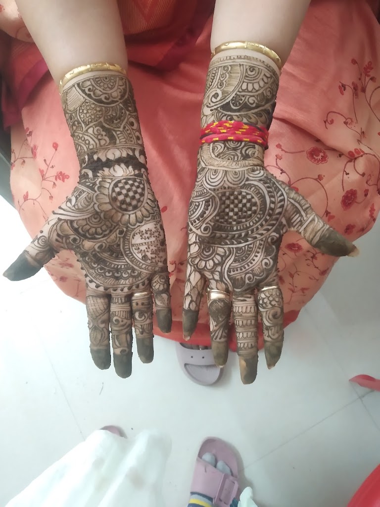 Mahima Makeovers Beauty Salon