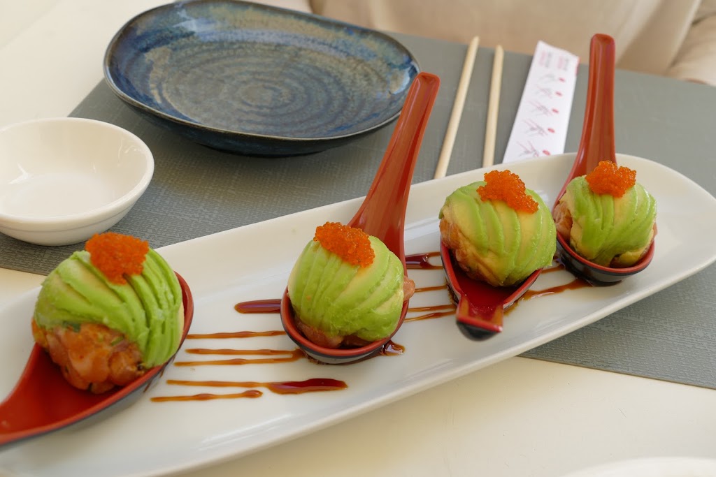 Stix Sushi Bar — Comida y bebida