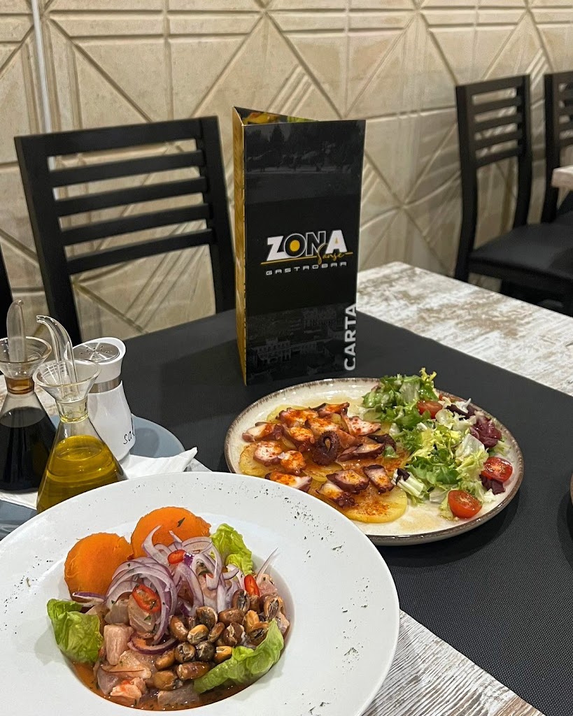 ZONA SANSE GASTROBAR — Comida y bebida