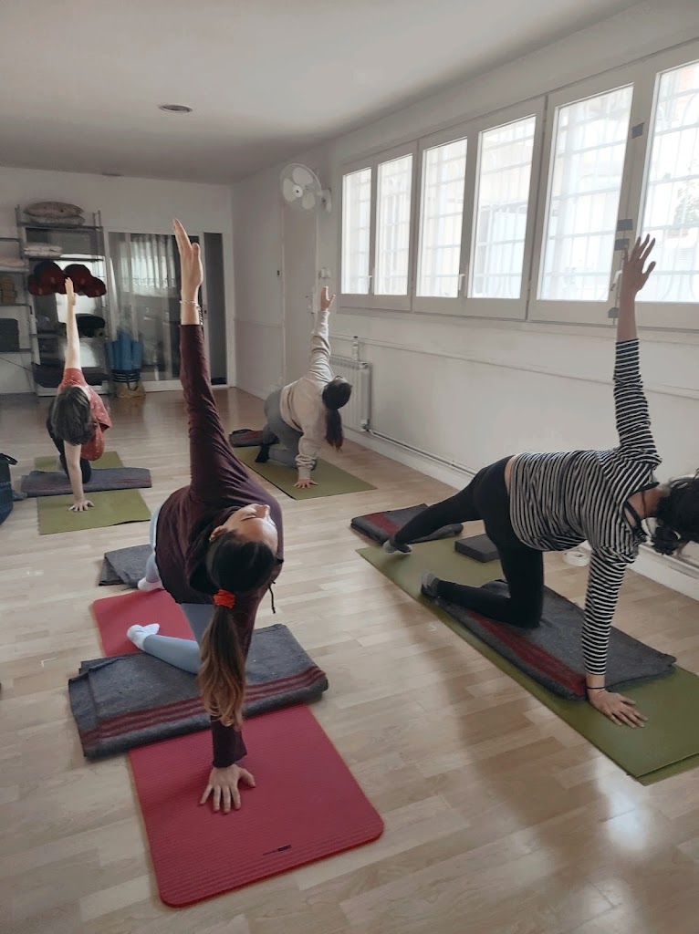 LLAR DE IOGA — Yoga