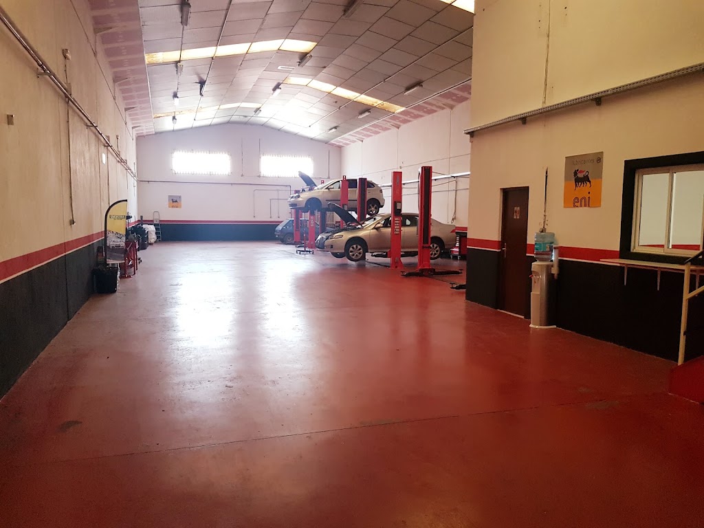 PIT STOP BOXES FUENLABRADA — Interior