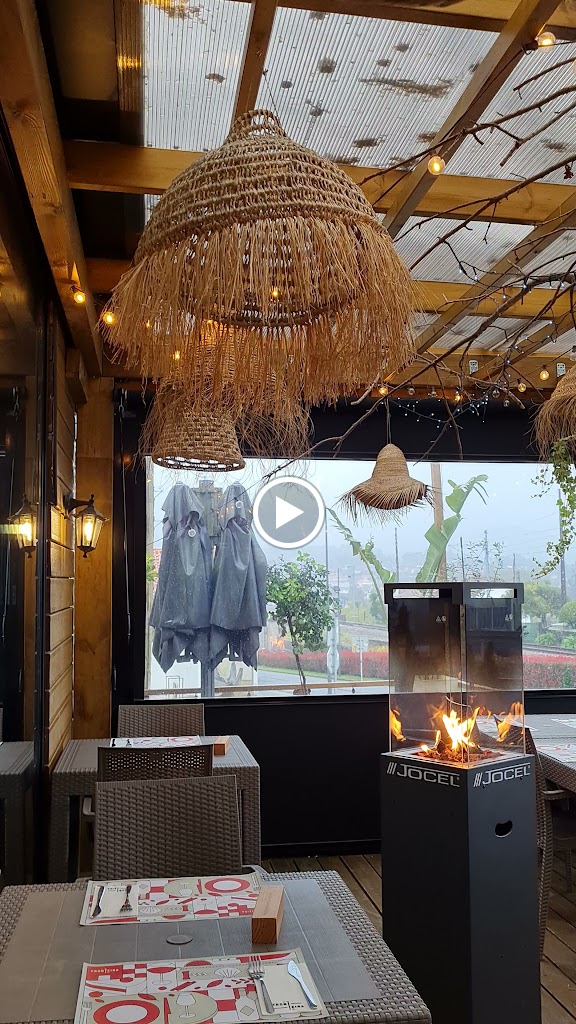Fronteira Gastrobar-Tapas Wines Gins — Ambiente