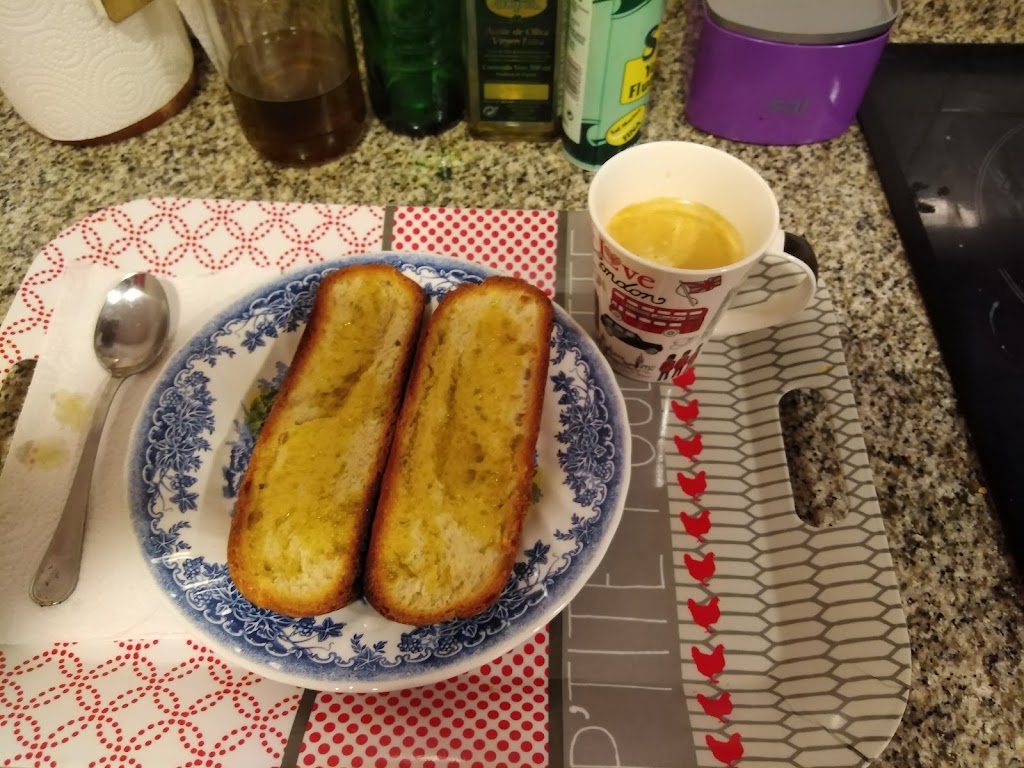 Taberna El Rincon — Comida y bebida