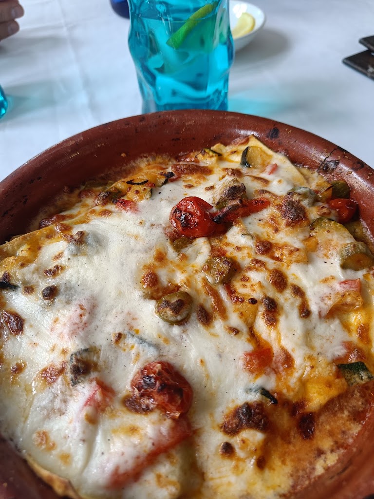 La Carbonara — Comida y bebida