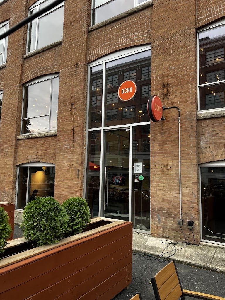 Hotel Ocho Restaurant & Bar