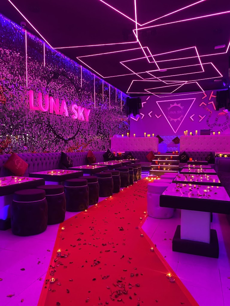 Luna Sky