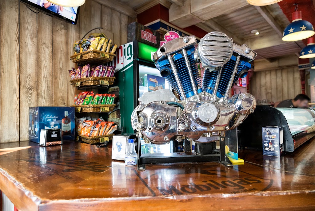 DAYTONA BIKER'S MOTOR BAR — Comida y bebida