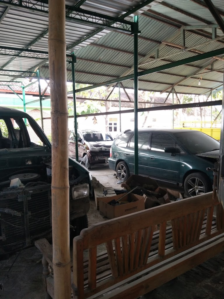 Bengkel Mobil Adi Jaya