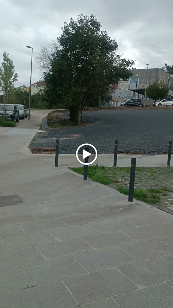 Parking Gratuito Ramon Cabanillas — Videos